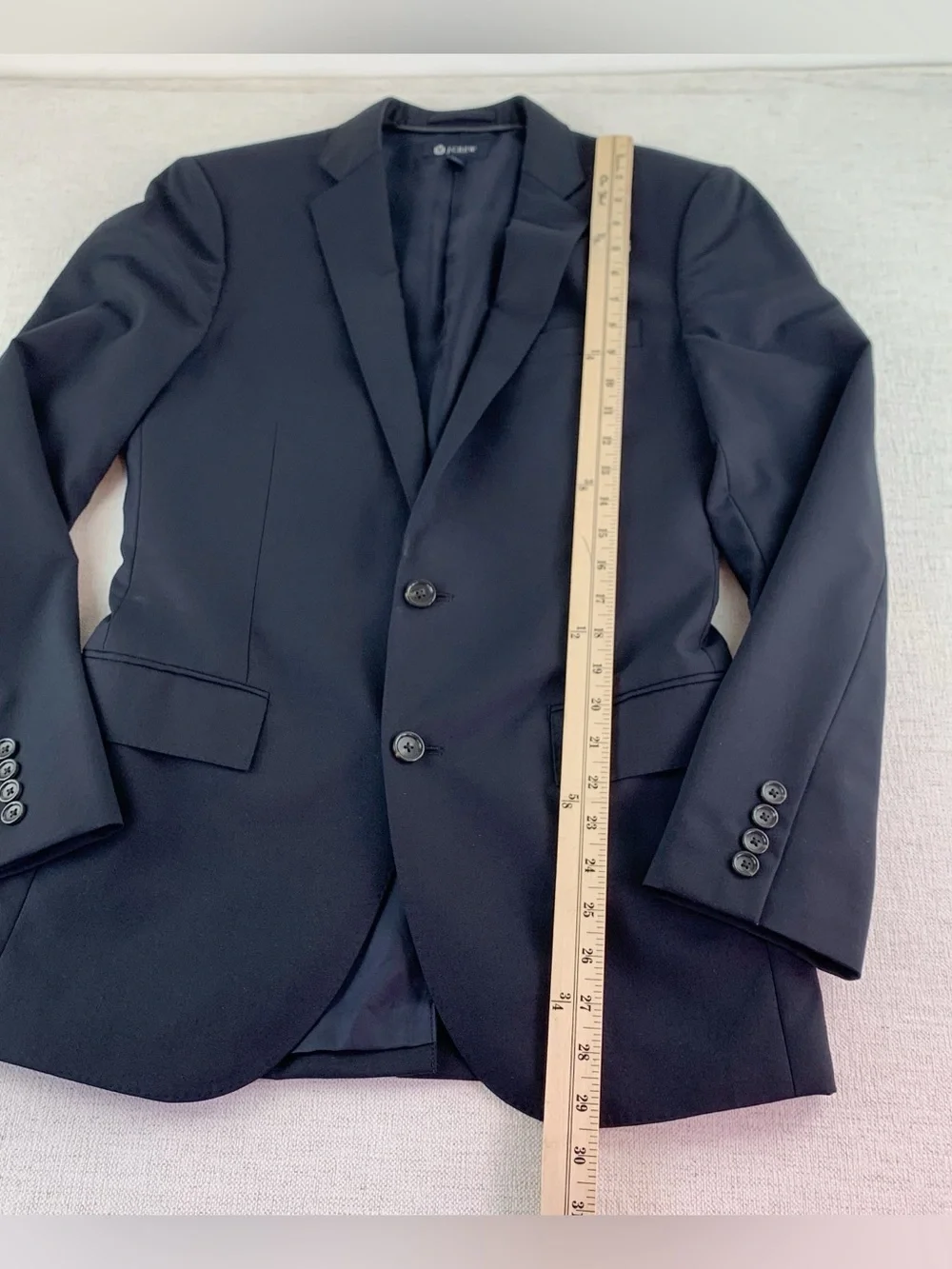 J crew men's Ludlow slim-fit suit jacket Italian wool size 36R in navy blue